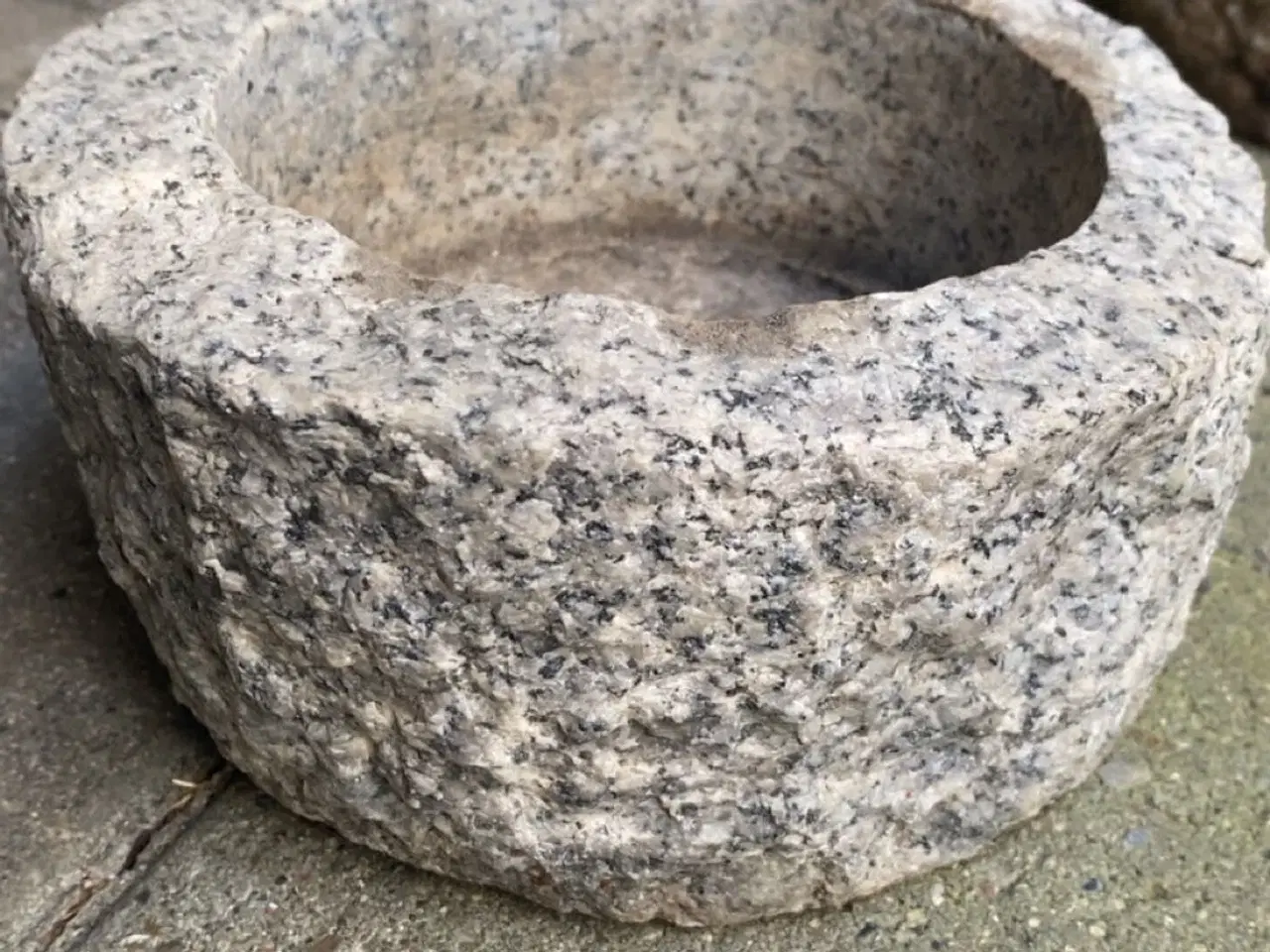 Billede 1 - Granitskål rund udendørs skål grå