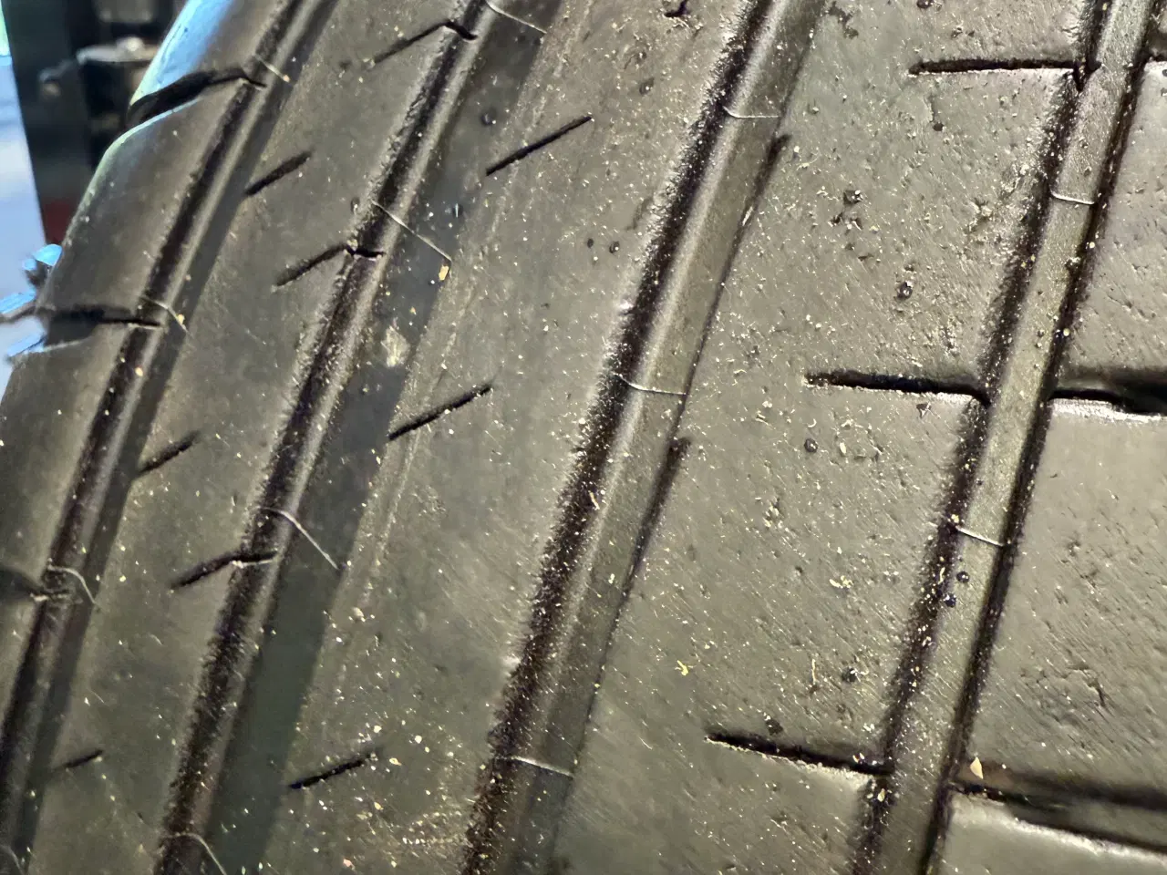 Billede 5 - Originale 18” Tesla Gemini fælge med sommerdæk