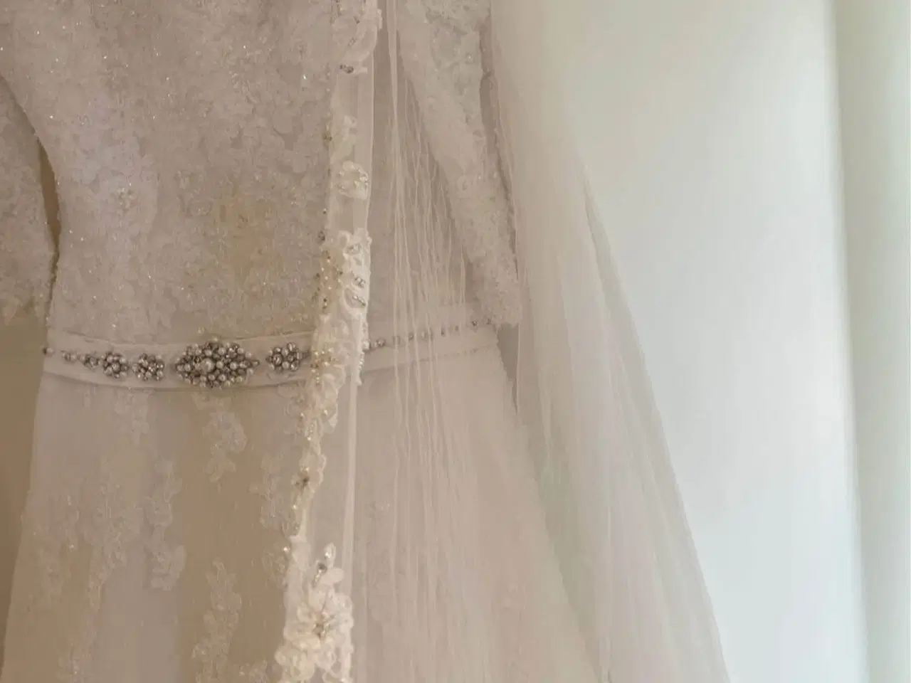 Billede 5 - SMUK brudekjole, str 38