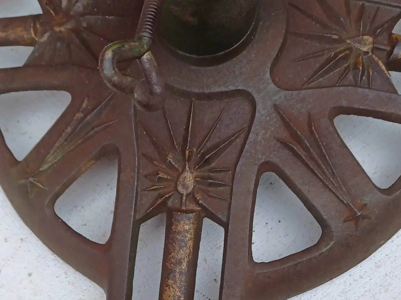 Billede 4 - Juletræsfod, Carls-Hütte.