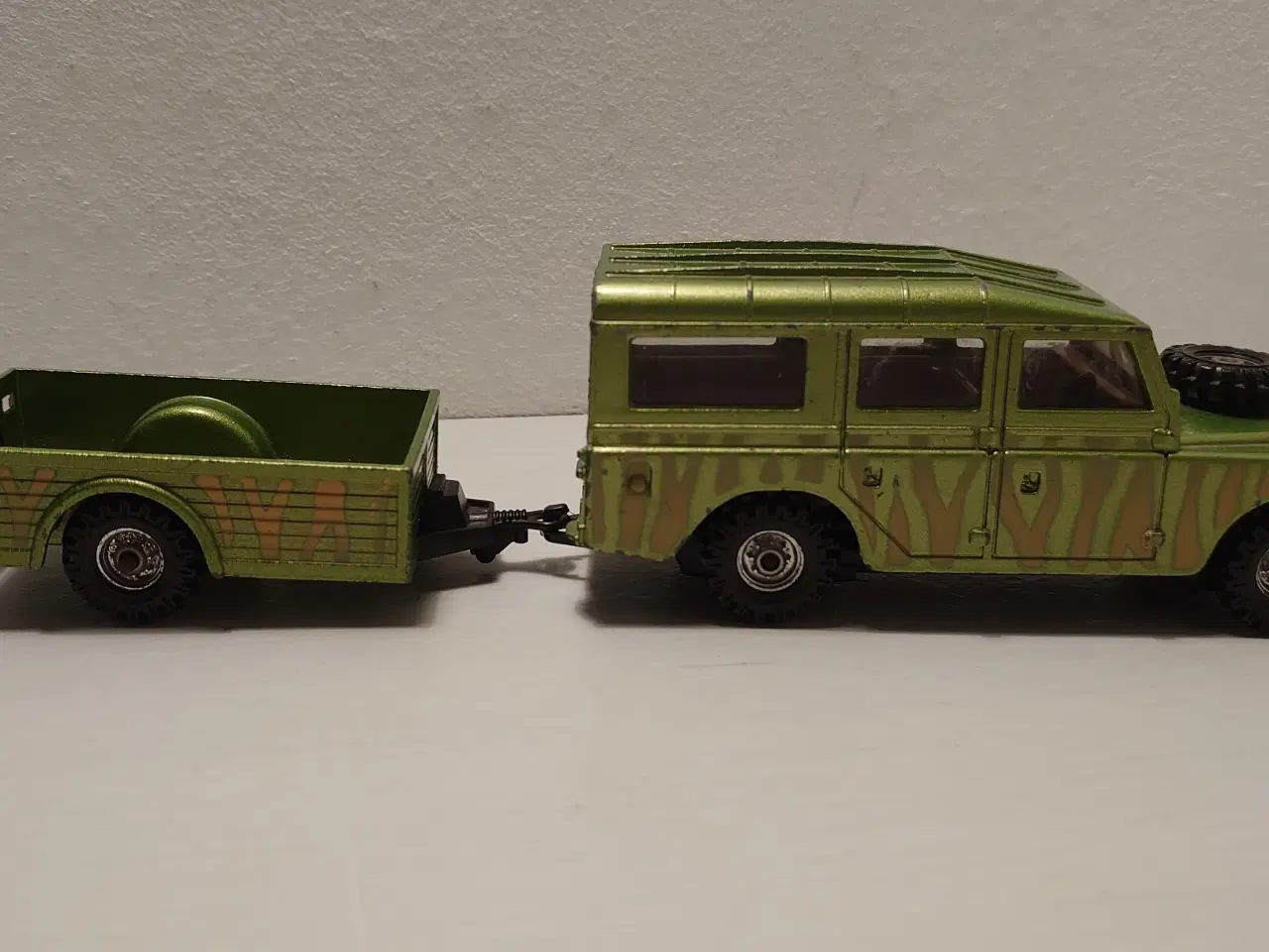 Billede 2 - Corgi WB 109 Land Rover med trailer. 1:36