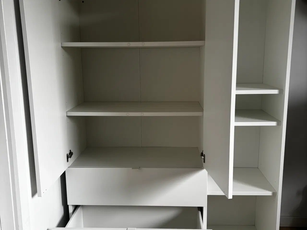 Billede 4 - Ikea Vihals skab
