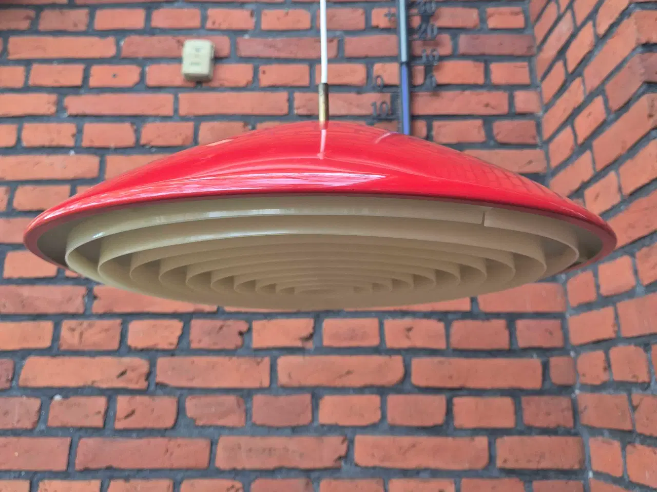 Billede 3 - Rød retrolampe med lækkert design