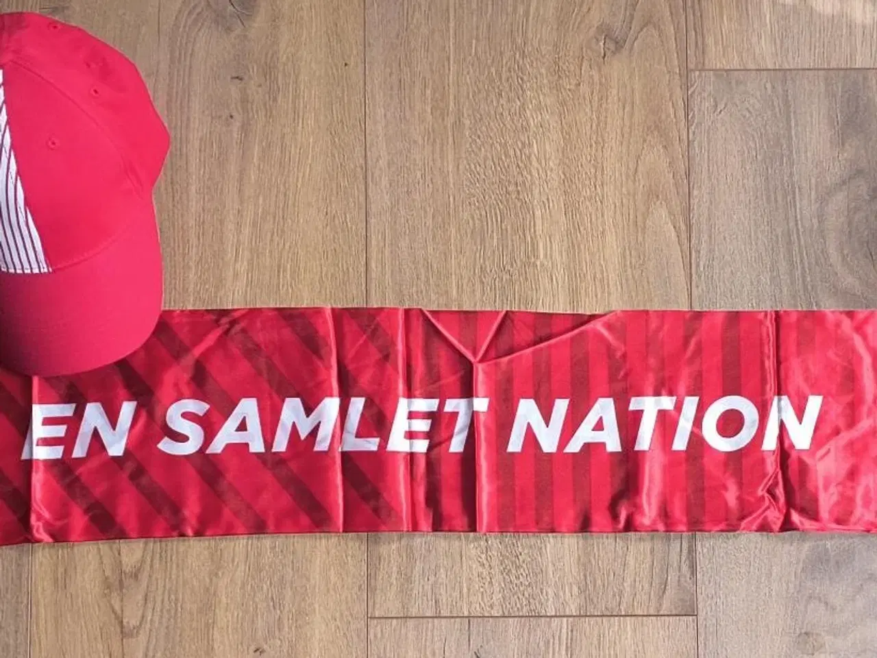 Billede 1 - NYT DBU SÆT, CAP OG HALSTØRKLÆDE