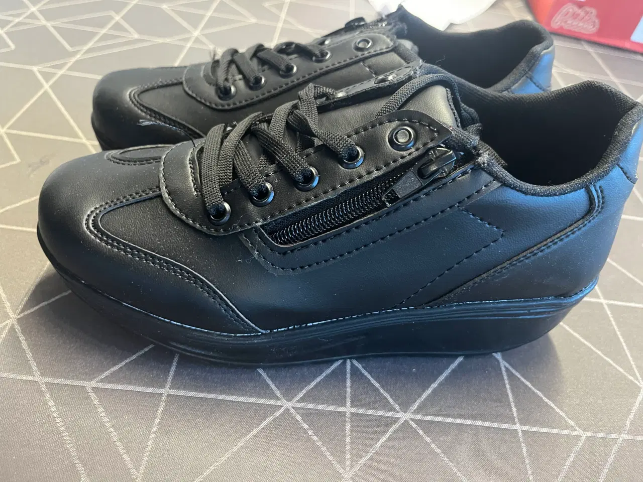 Billede 4 - Et parti dame sko 