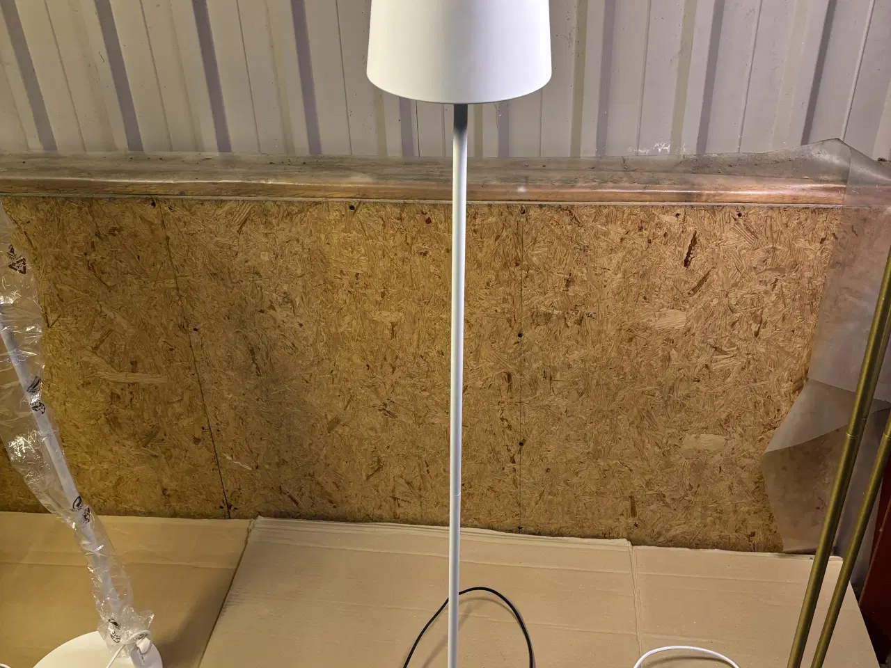 Billede 1 - Gulvlampe hvid