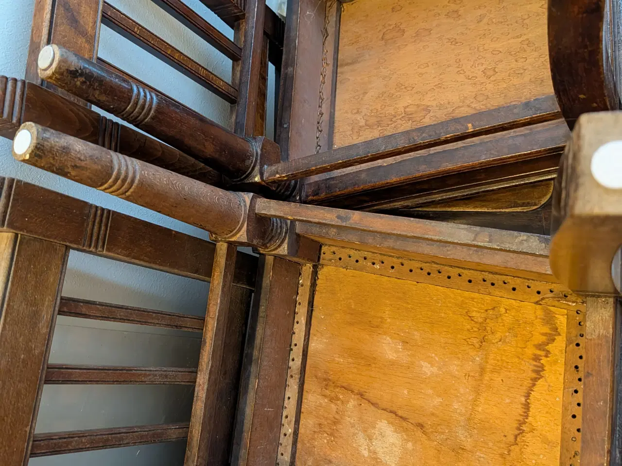 Billede 17 - Antikt spisebord med stole i egetræ