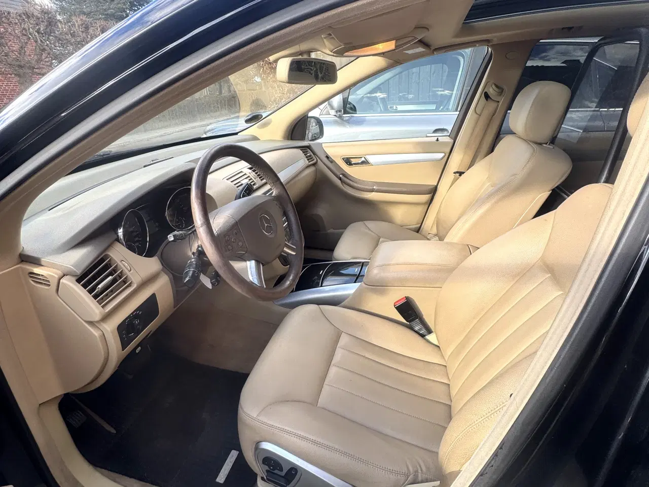 Billede 10 - Mercedes R320 4Matic 4x4, med Våben + Ammo skab