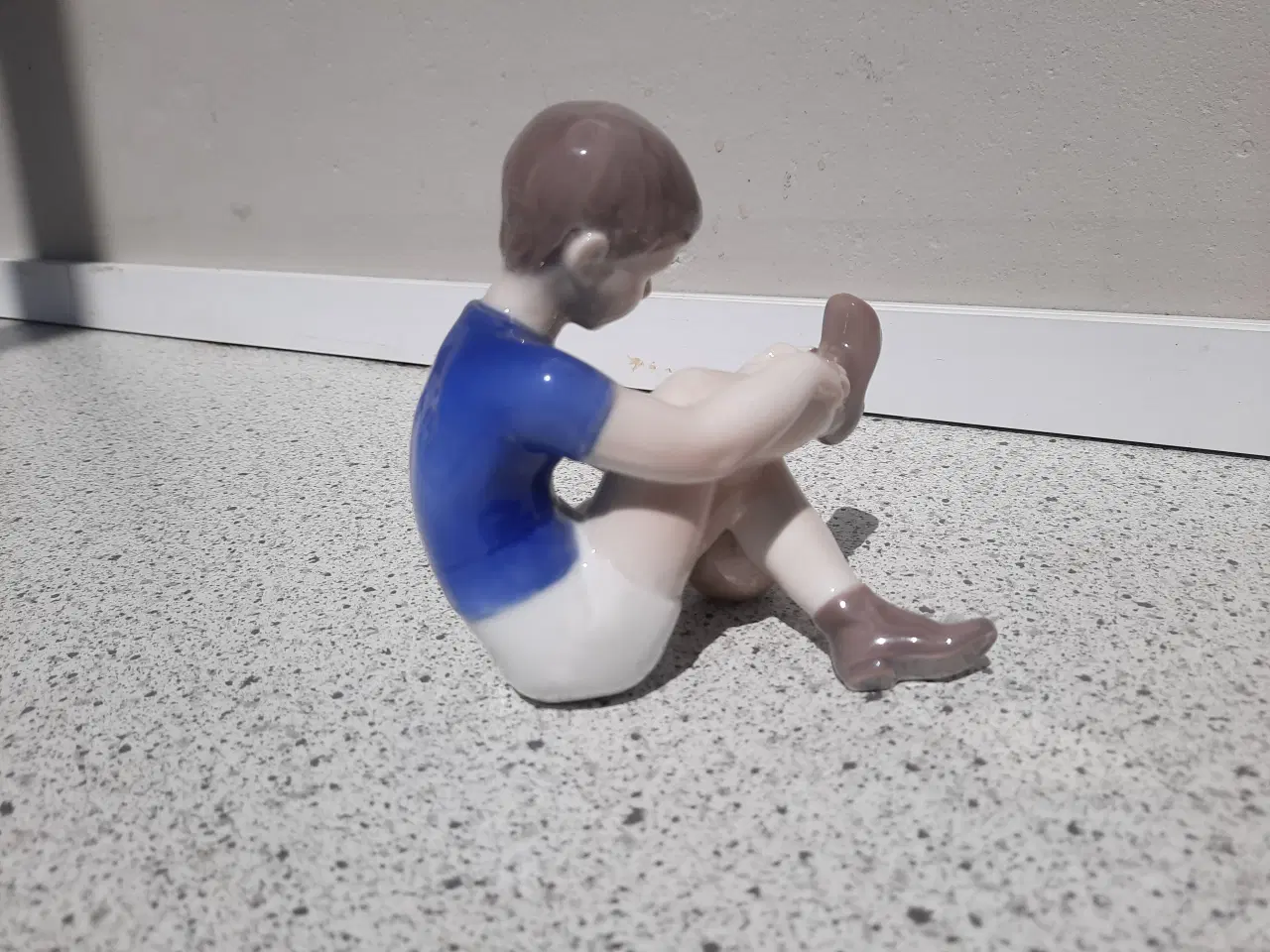 Billede 2 - Porcelænsfigur Fodboldspiller 2374