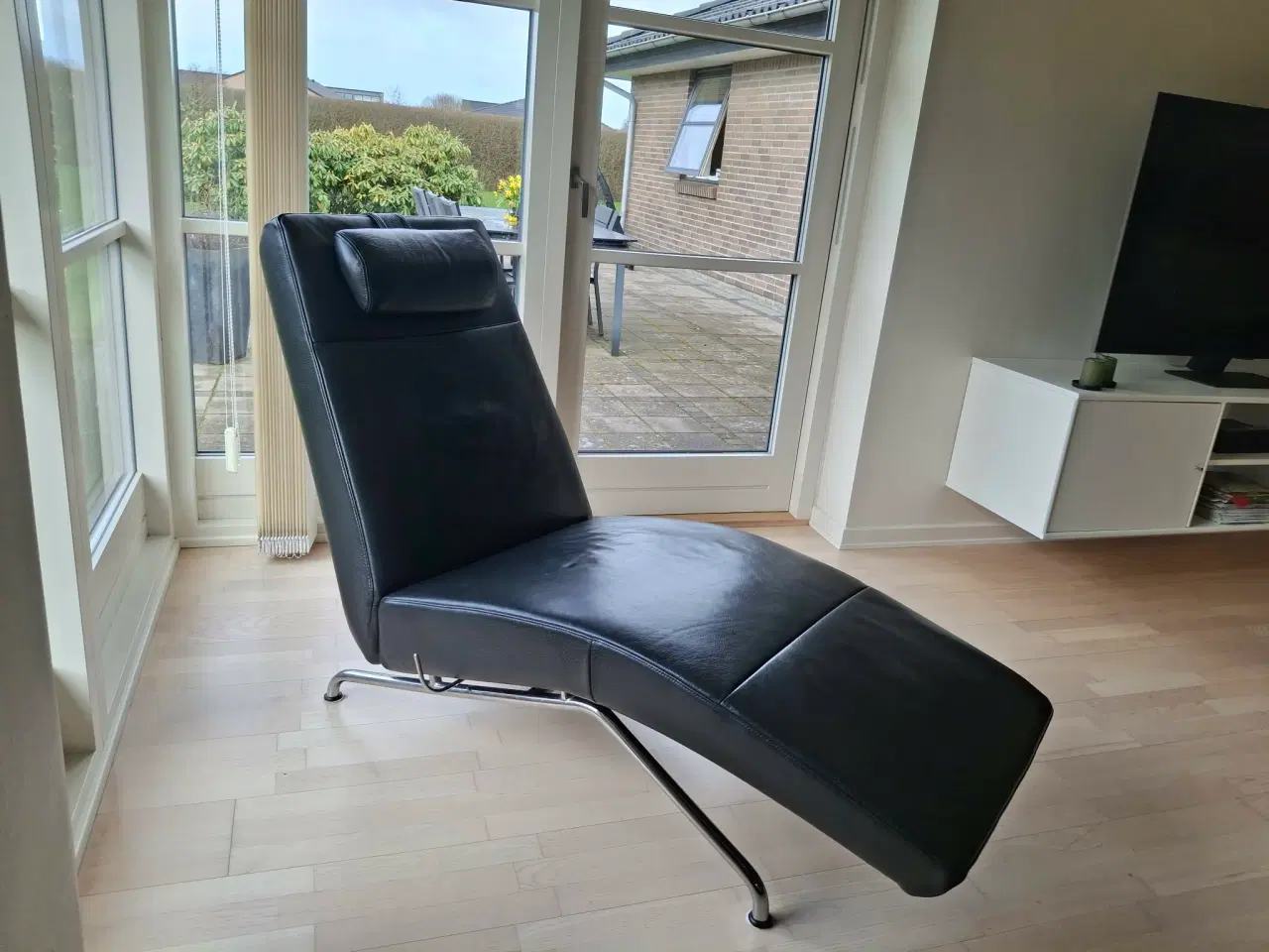 Billede 1 - Velholdt chaiselong i læder