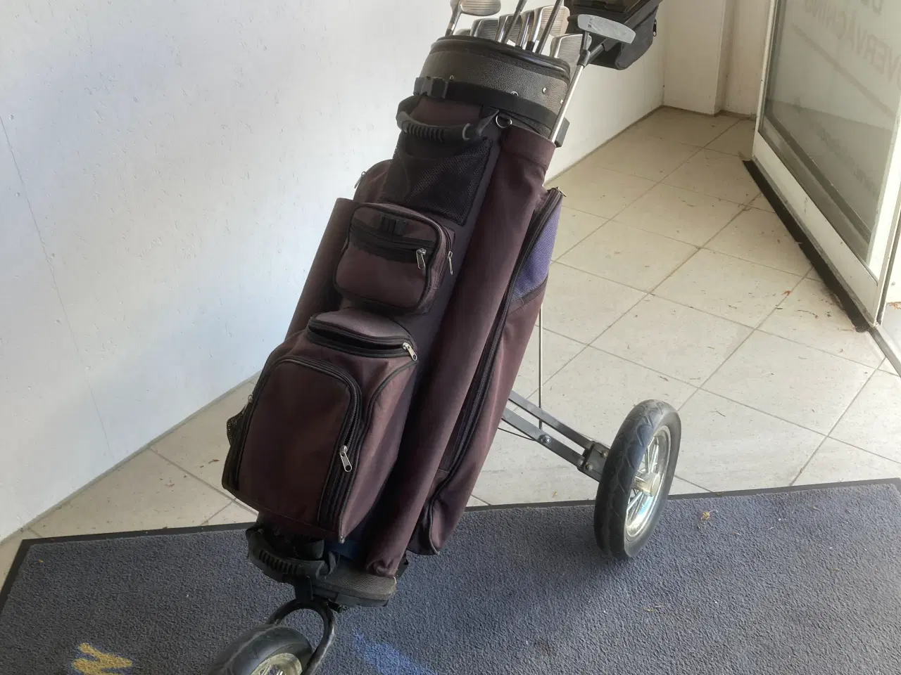 Billede 3 - Golfsæt med. vogn, BB, Køll. jern mm.