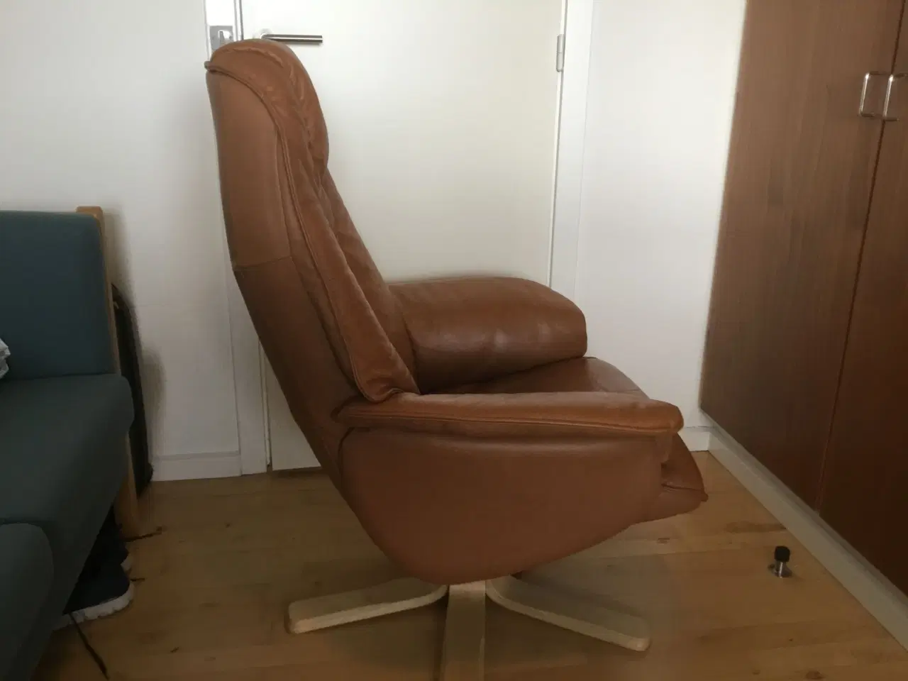 Billede 2 - Læder lænestol.