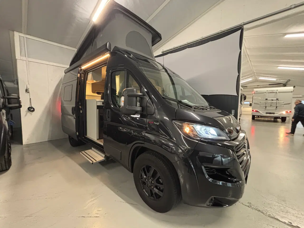 Billede 2 - Autocamper til salg - Hymer Free 540 