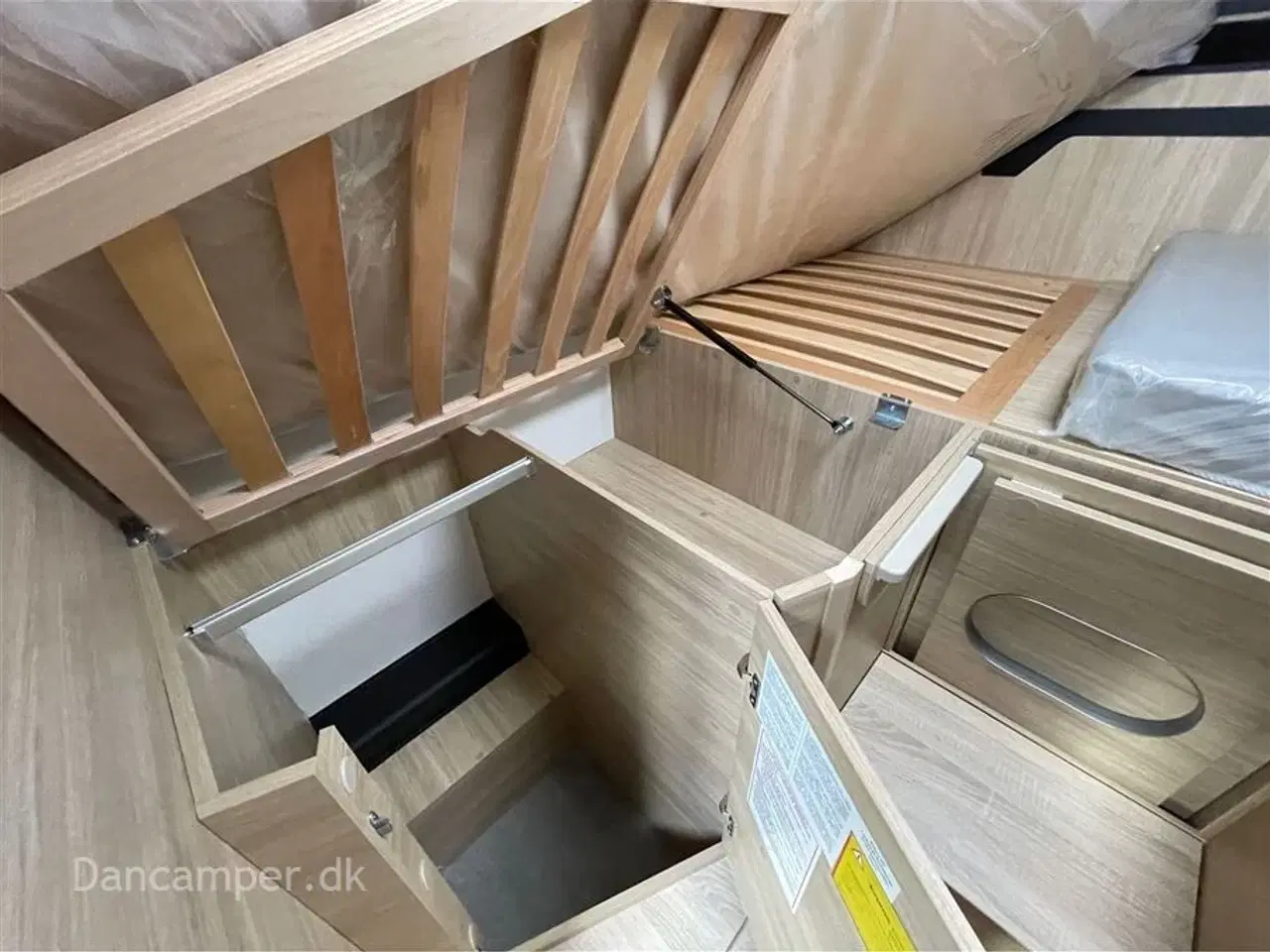 Billede 23 - 2026 - Chausson 797 Ultimate Line   Chausson 797 Ultimate Line, 140 HK, 8-trins automatgearkasse, solcelle. sænkeseng, alu.fælge og adaptiv fartpilot