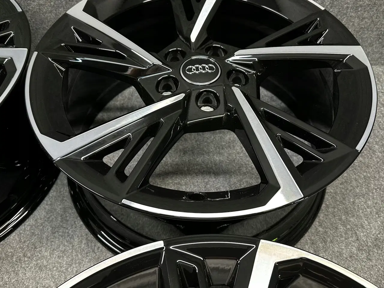 Billede 4 - AUDI A3 8Y 8Y0 18 S-LINE S3 8J x 18" 5x112 ET 46