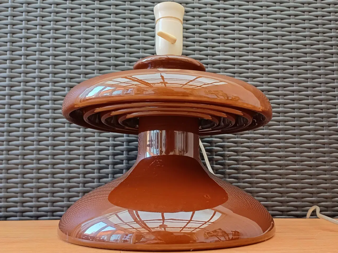 Billede 3 - Retro brun porcelæns bordlampe. Gammel isolator