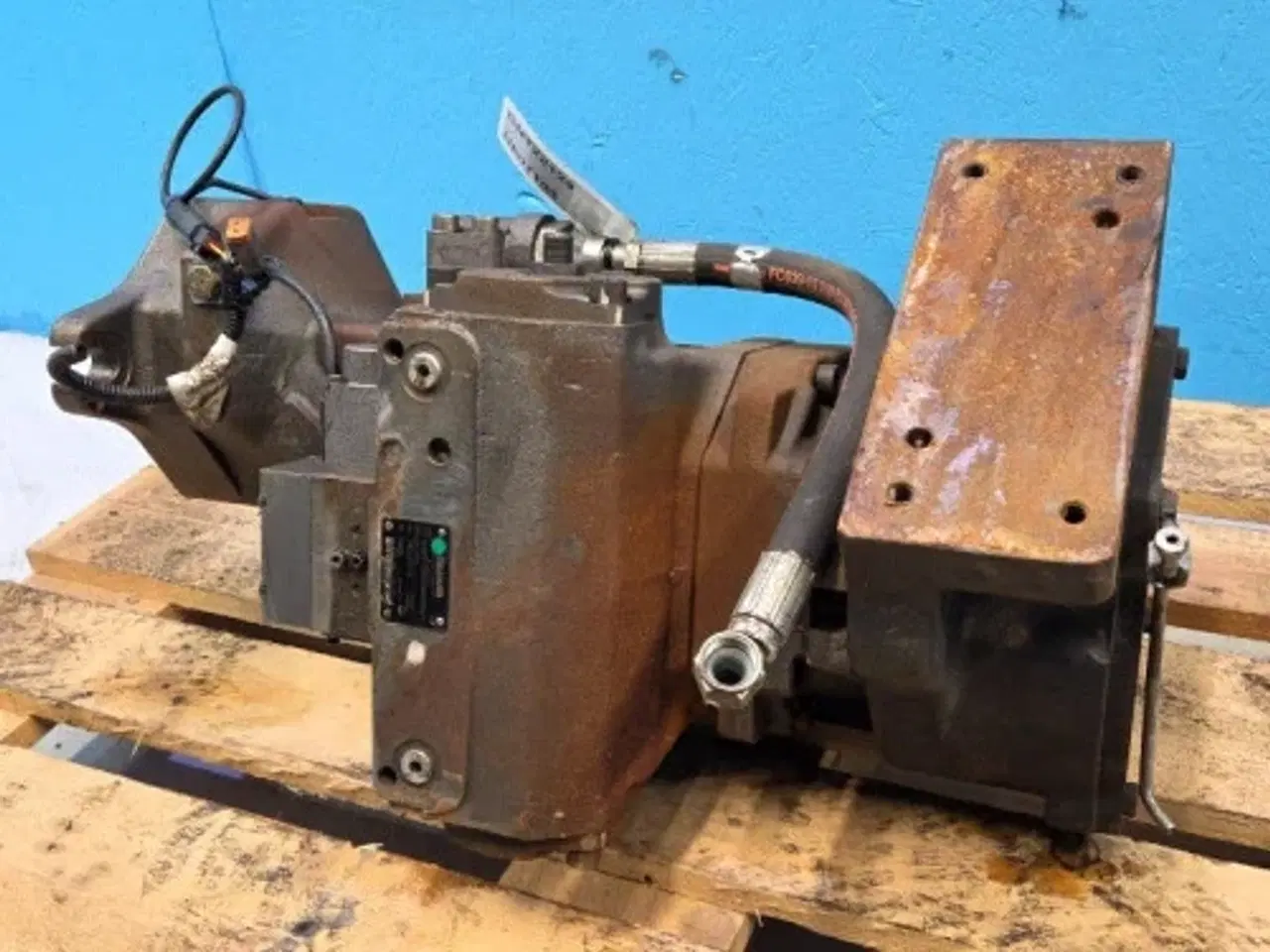 Billede 10 - New Holland T8.320 Hydrostatisk Pumpe 84393724