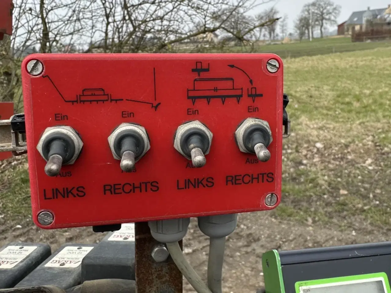 Billede 3 - Becker 12 rækket såmaskine med udstyr til flydende gødning. Fronttank medfølger til prisen.