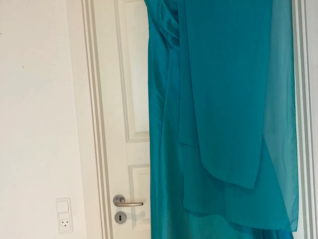 Billede 2 - Cortage kjole med tørklæde
