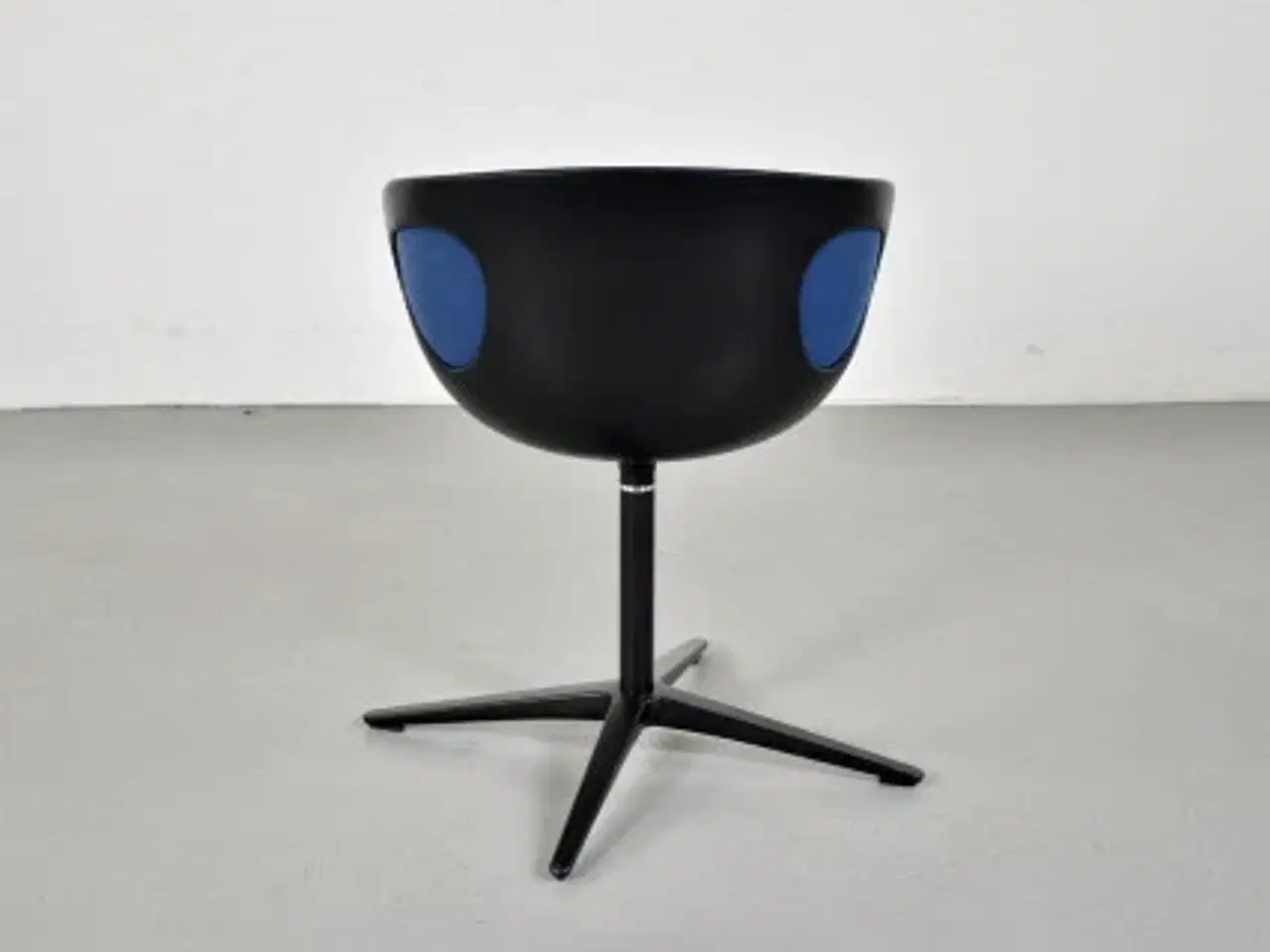 Billede 6 - Fritz hansen rin konferencestol med sort skal og farvet polster, sæt à 6 stk.