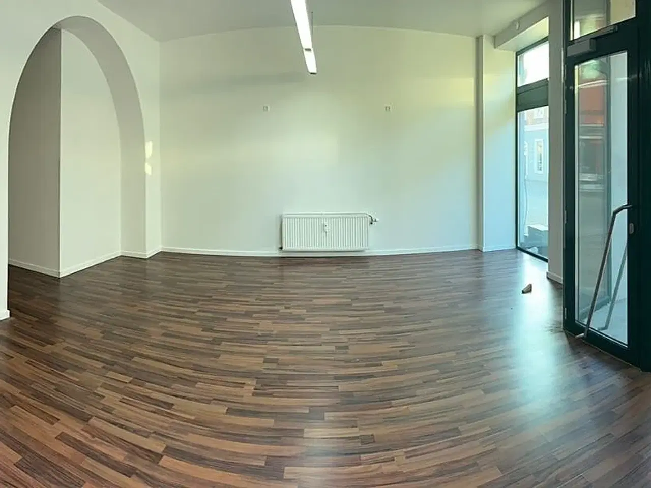 Billede 4 - Præsentabel og velbeliggende butik