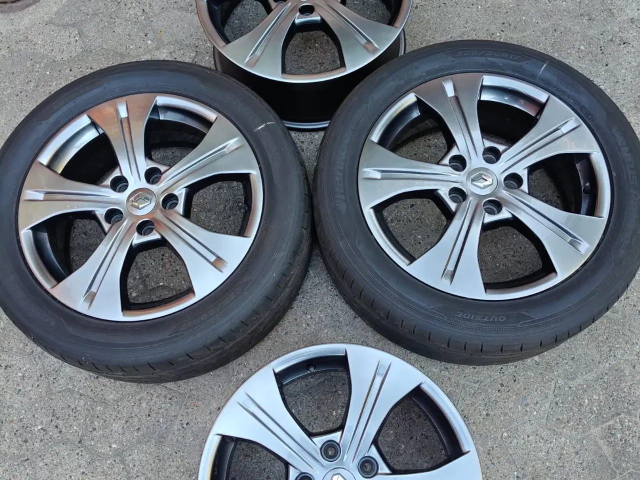 Billede 1 - Renault alufælge 17” 