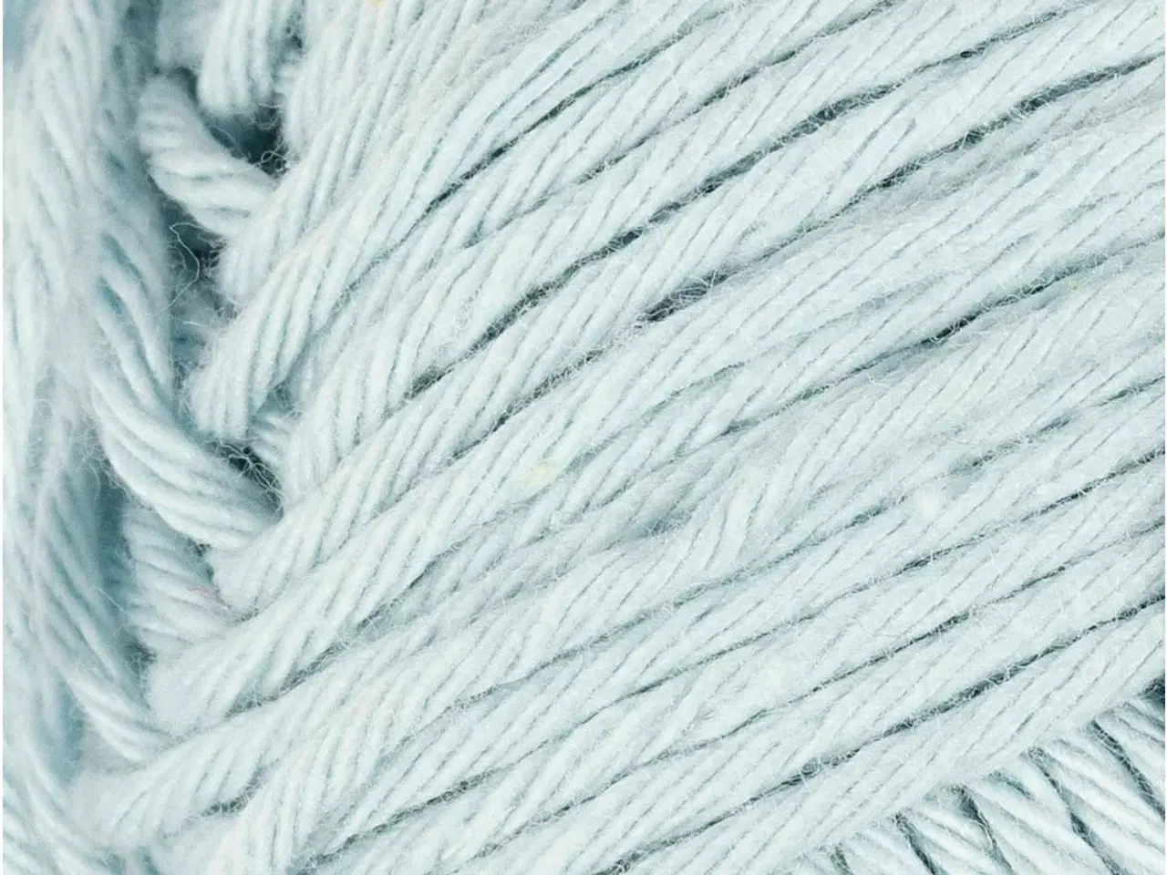 Billede 1 - Bomuldsgarn, 8/8, L: 80-85 M, sart blå, 50 g/ 1 ngl.
