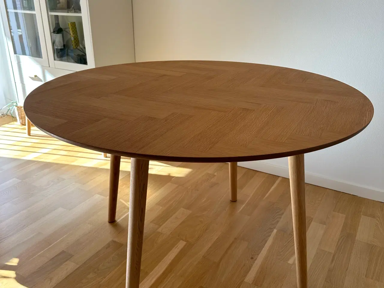 Billede 3 - Flot spisebord i egefiner og med sildebensmønster