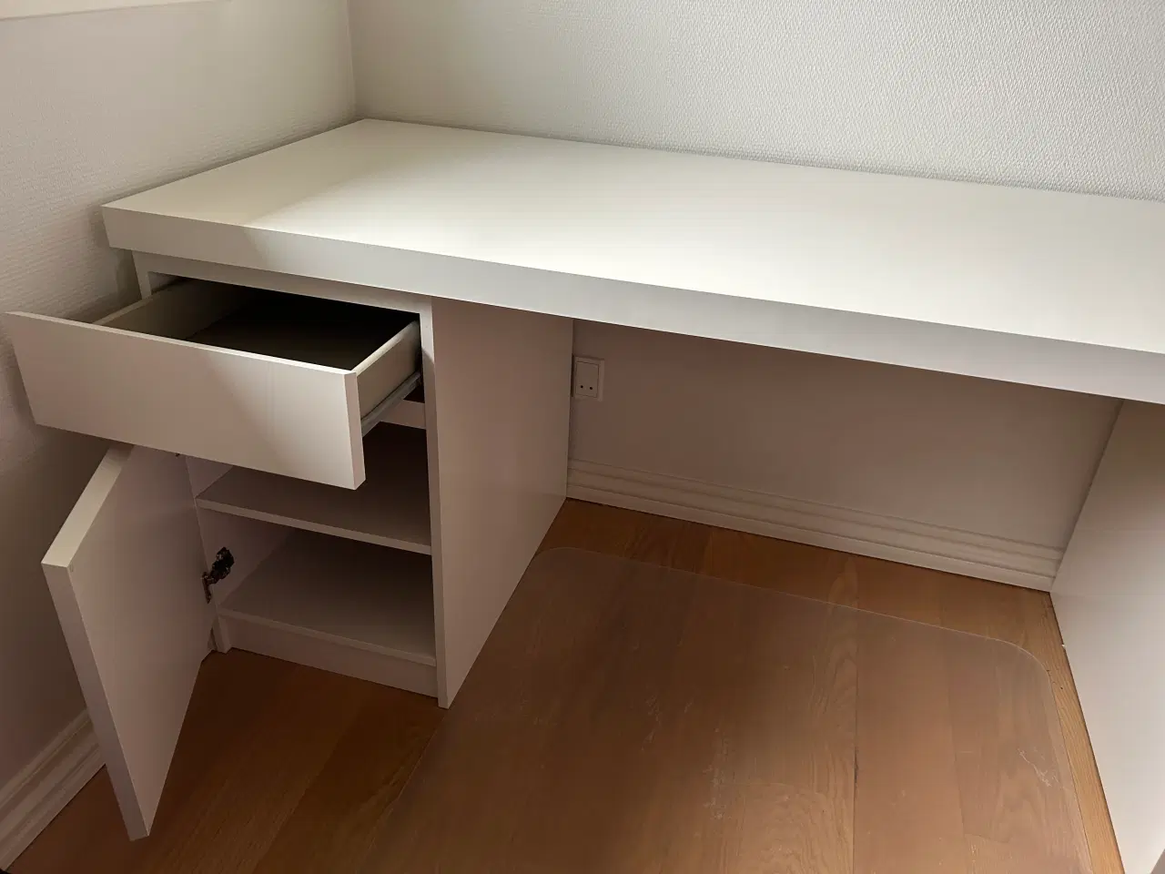 Billede 5 - IKEA Malm skrivebord