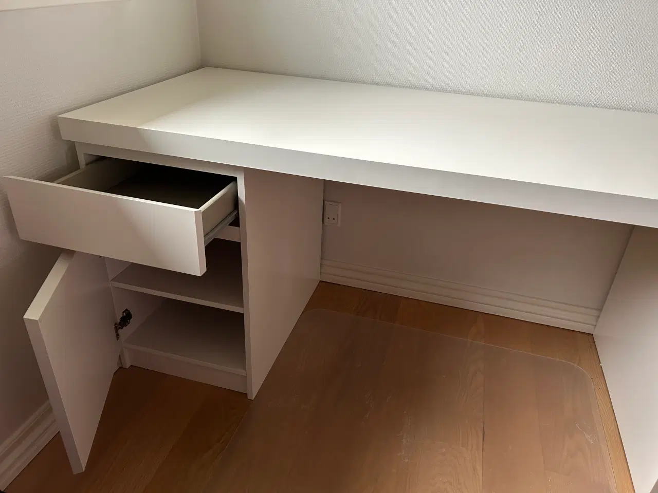 Billede 3 - IKEA Malm skrivebord