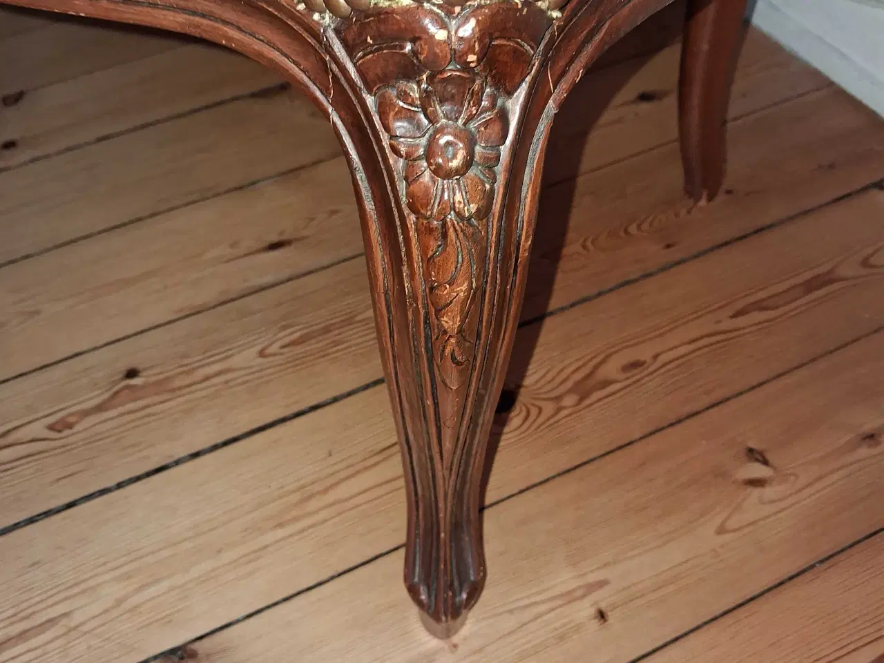 Billede 2 - Gammel Stol egetræ med velour