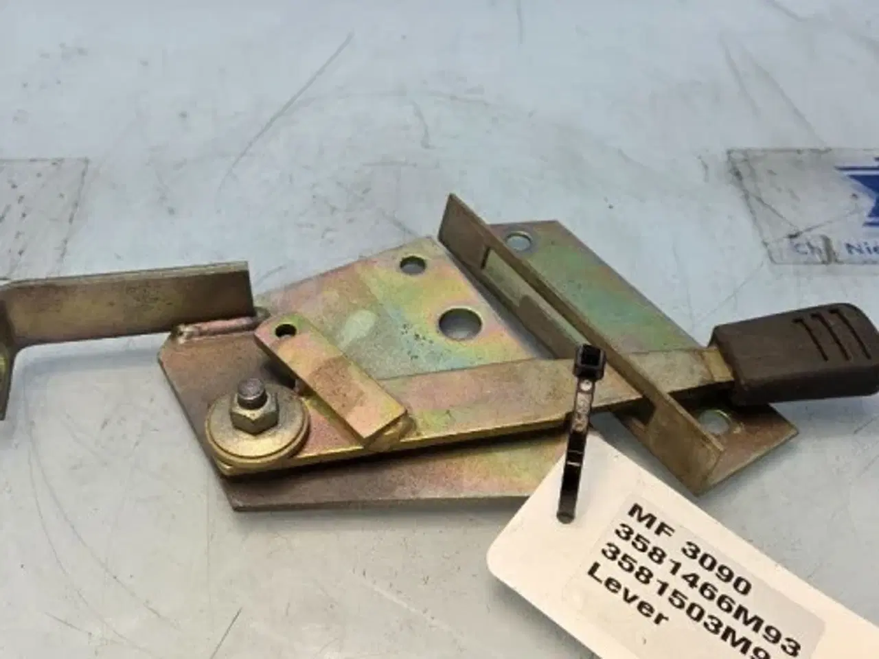 Billede 4 - Massey Ferguson 3090 Lever Lås 3581466M93
