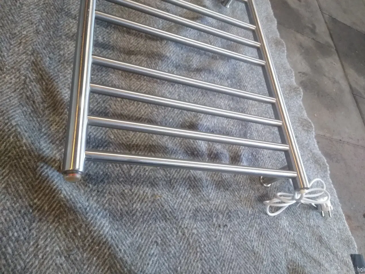 Billede 3 - Håndklædetørrer .Børstet stål.