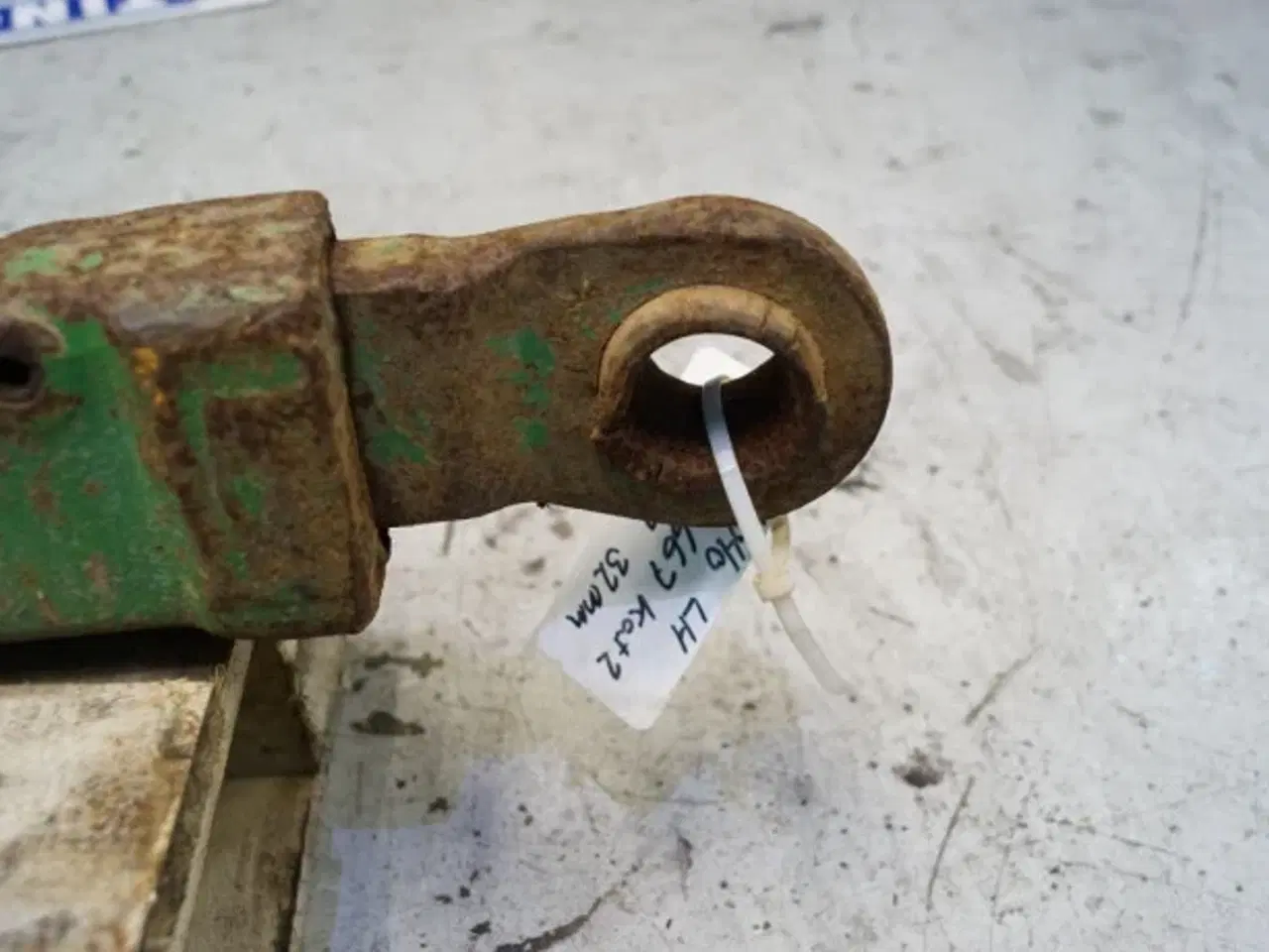 Billede 10 - John Deere 4040 R.H. Liftarm AR80666