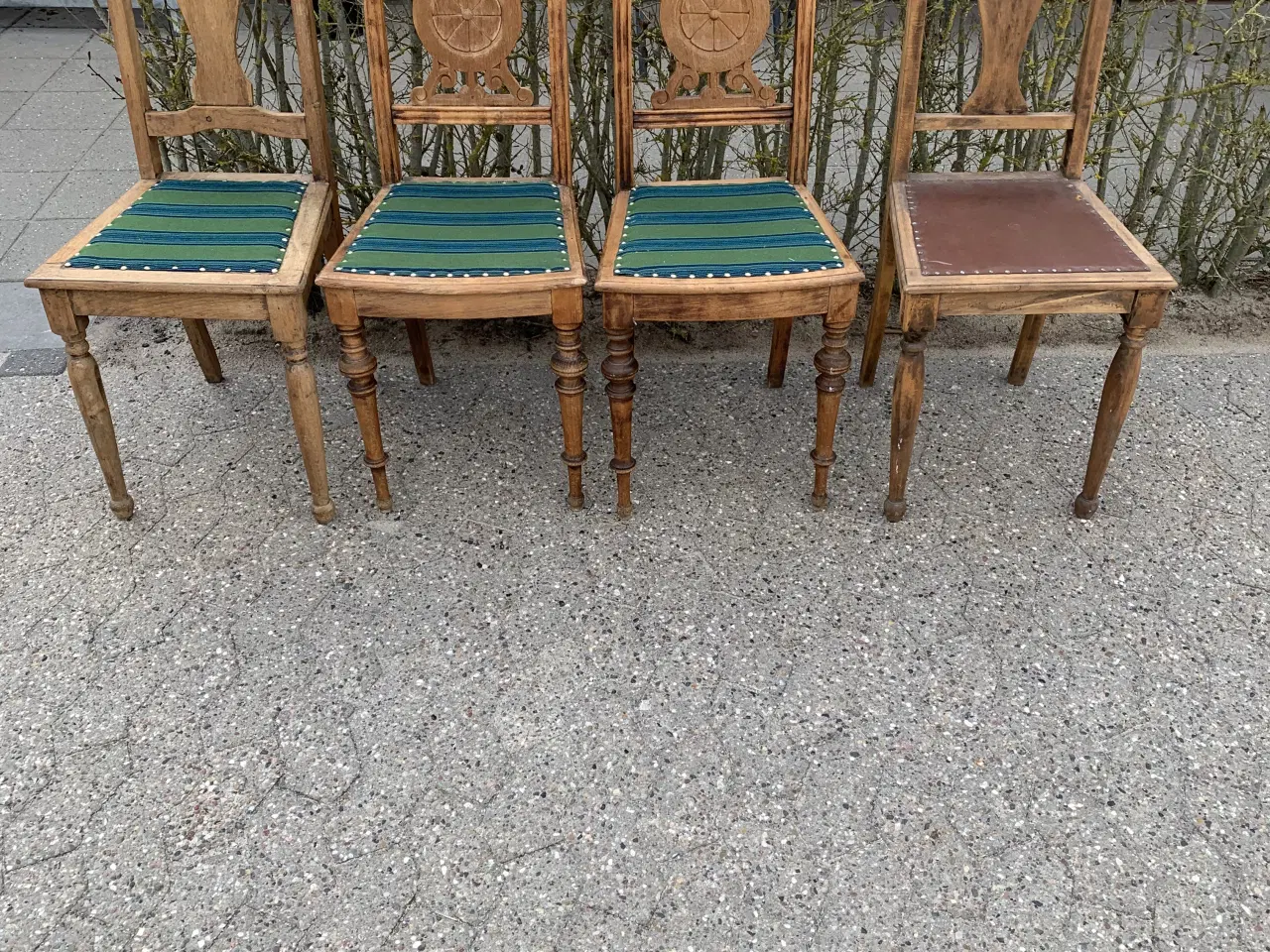 Billede 2 - Stole meget gamle