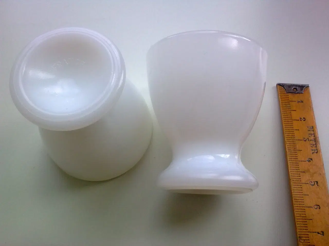 Billede 2 - Opal hvid glas æggebæger x 7 SAMLET m 2 æbler