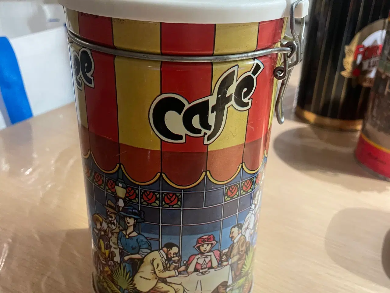 Billede 2 - Gamle blikdåser sælges.