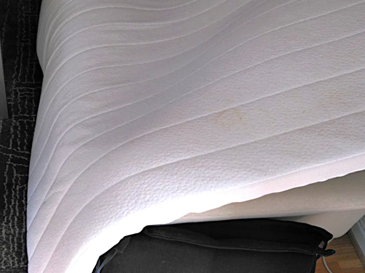 Billede 1 - Meget velholdt topmadras 140 x 200 cm
