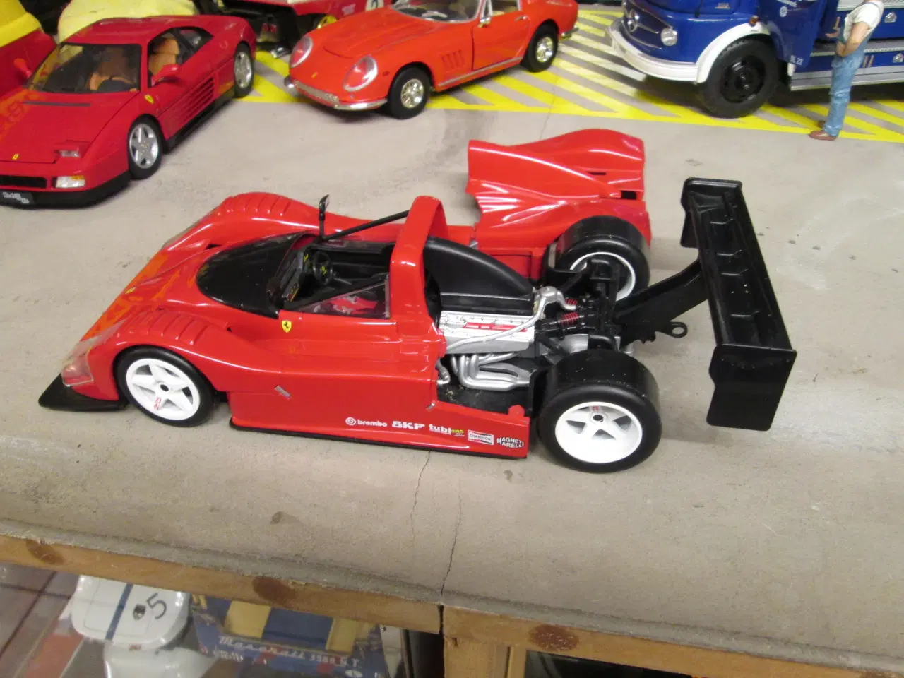 Billede 4 - Modelbil   Ferrari  sp333   Hotwheels  1:18