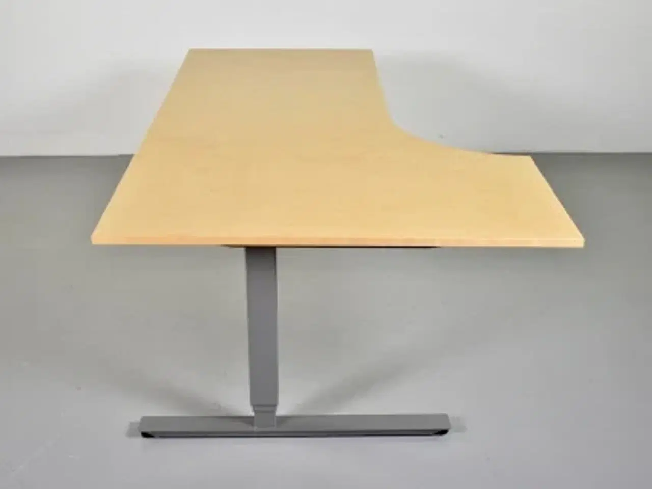Billede 4 - Hæve-/sænkebord i ahorn med venstresving, 200 cm.