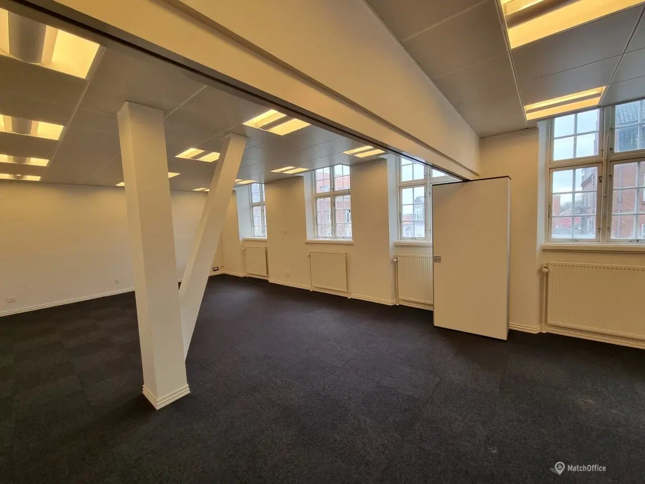 Billede 4 - 220 kvm lyst kontor i Viborg centrum
