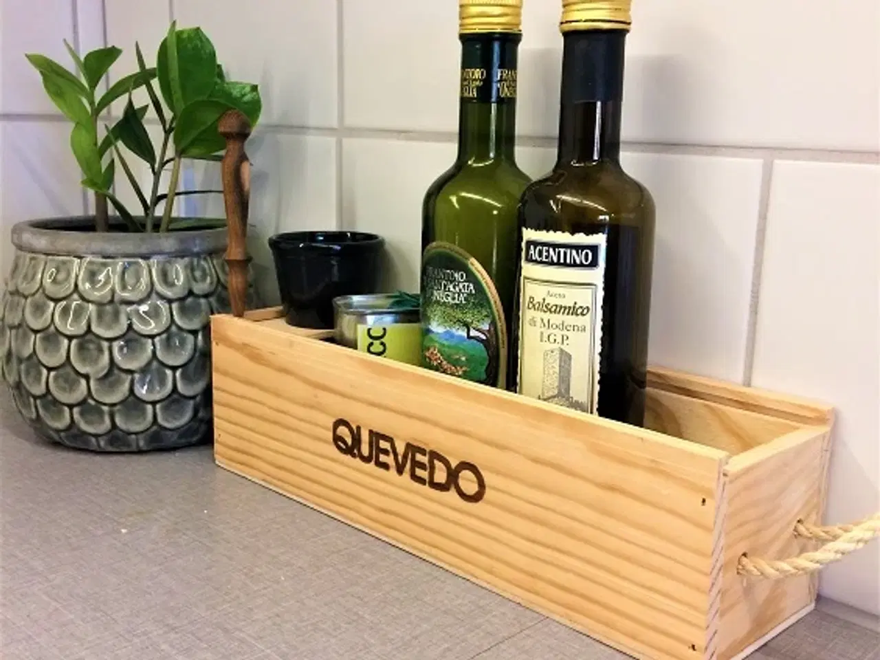 Billede 7 - 2 ens vinkasser i træ.