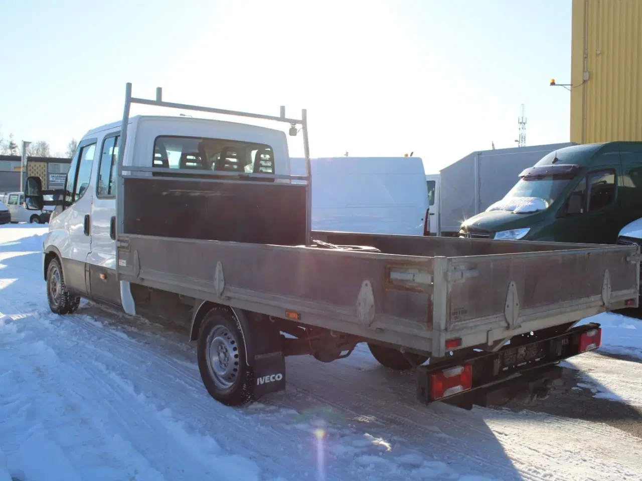 Billede 8 - Iveco Daily 3,0 35S18 Mandskabsvogn m/lad