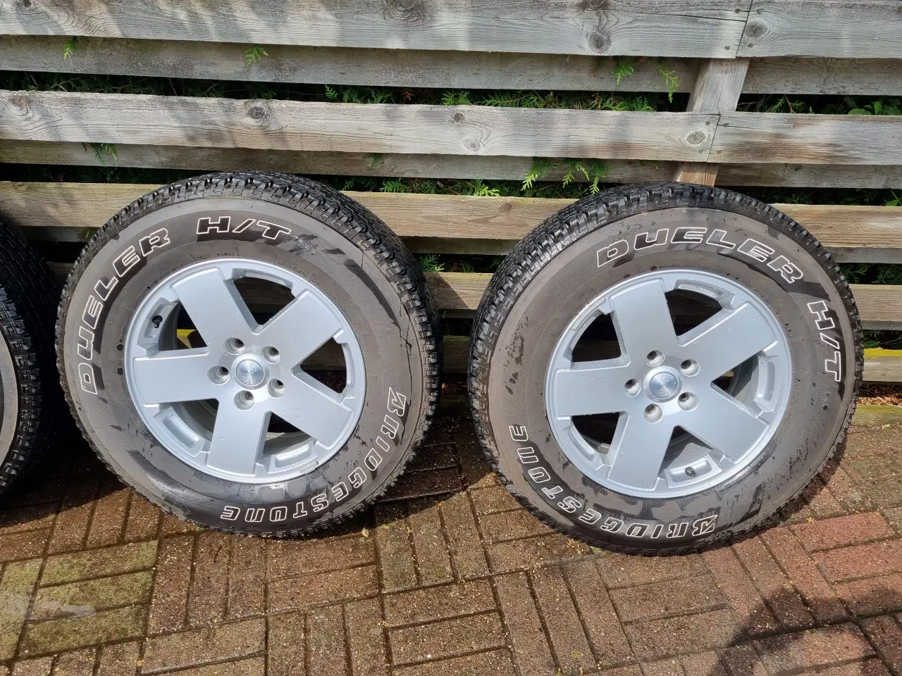 Billede 3 - Jeep JK 18" alu-fælge m. 255/70R18 dæk