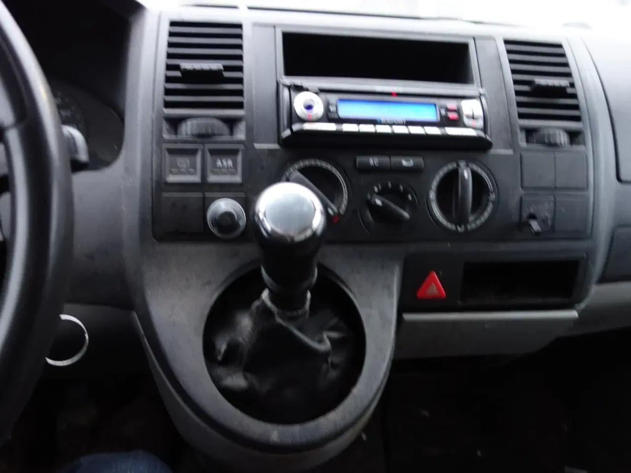 Billede 9 - VW Transporter 2,5 TDi 130 Kassevogn kort