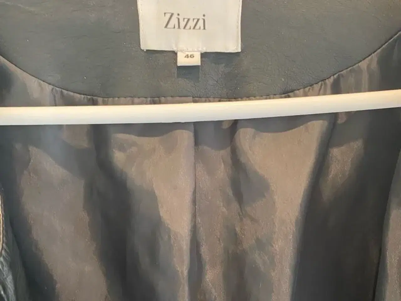 Billede 2 - Zizzi skind jakke