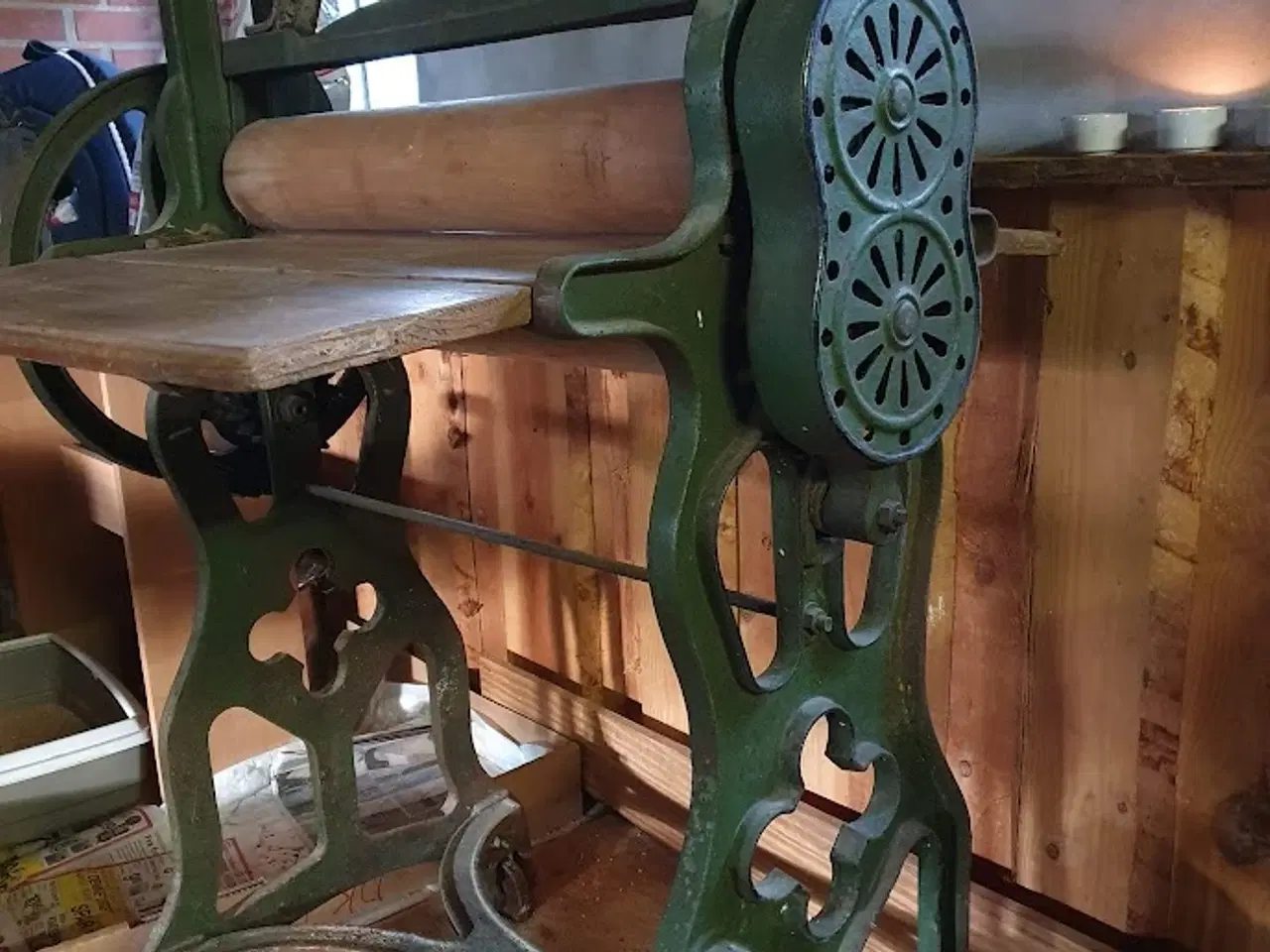 Billede 4 - Gammel tøjrulle - støbejern