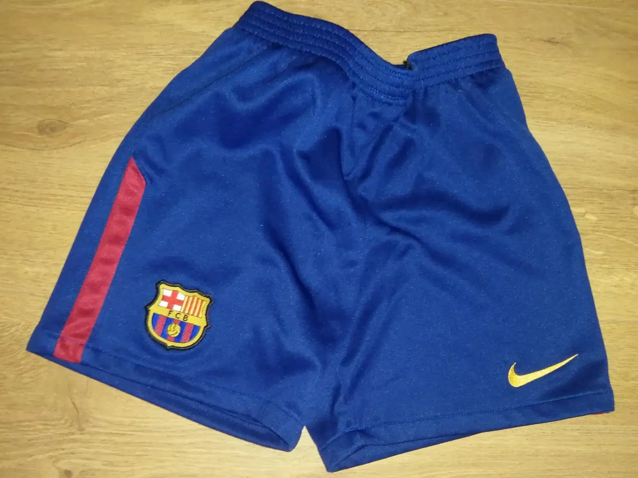 Billede 3 - 3 PAR FC BARCELONA SHORTS, 4/5 OG 6/7 ÅR, FLOTTE