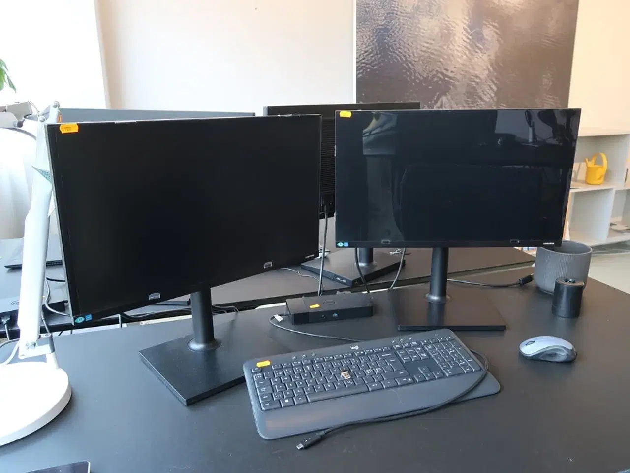 Billede 1 - 2 stk. computerskærme SAMSUNG F24T450FQR, dockingstation DELL, tastatur, mus