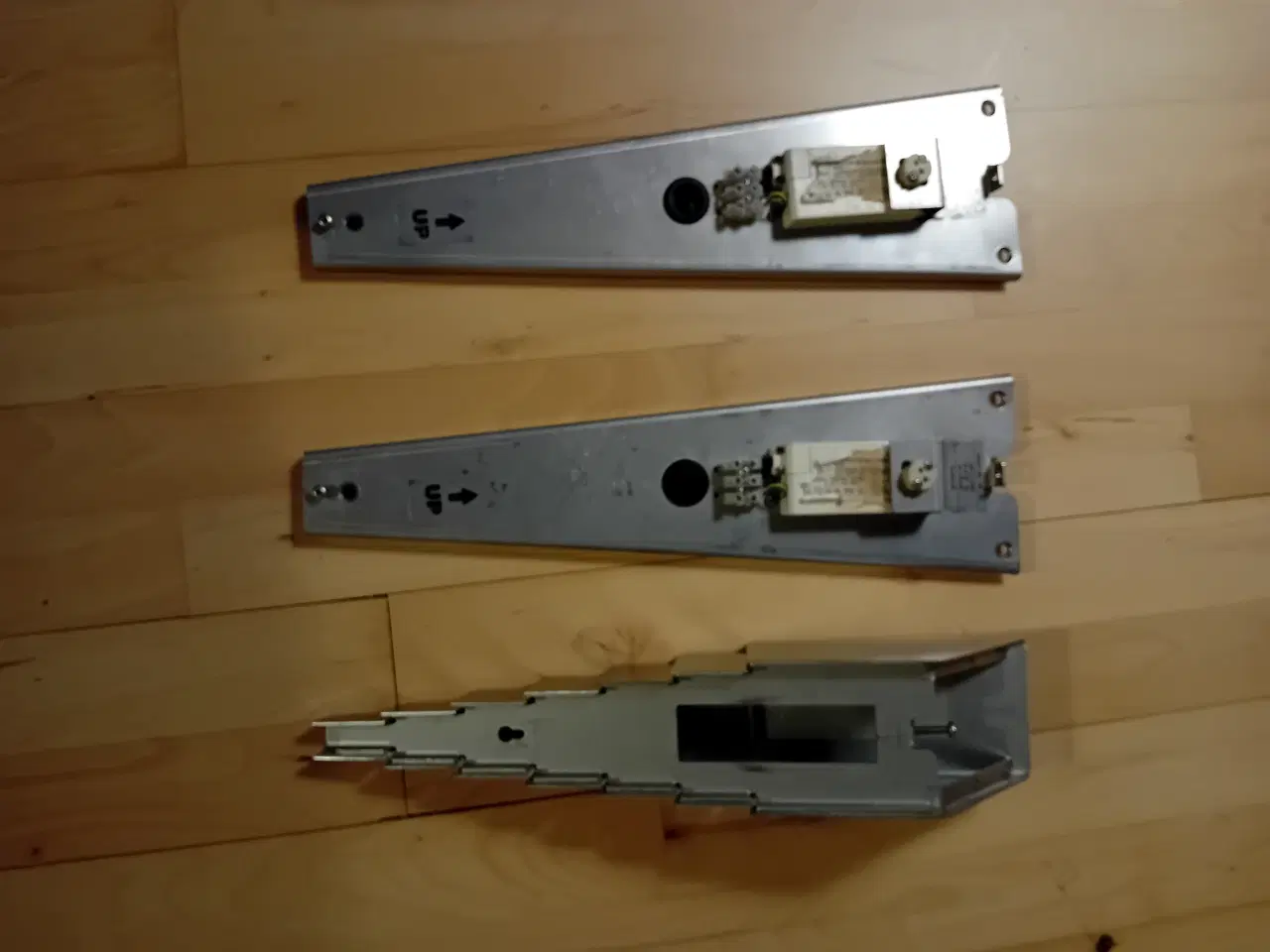 Billede 2 - Bagbeklædning til designerlamper samt et skjold